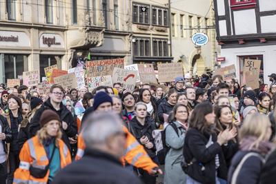 Demo gegen AfD Erfurt-stock-foto