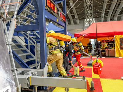 Einzelwettk?mpfe auf der FireFit Europe Am Samstag fanden die Einzelwettk?mpfe in der Messehalle 2 bei der FireFit Champ-stock-foto