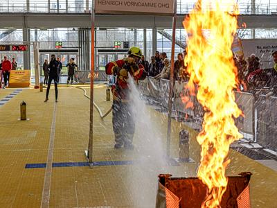 Einzelwettk?mpfe auf der FireFit Europe Am Samstag fanden die Einzelwettk?mpfe in der Messehalle 2 bei der FireFit Champ-stock-foto