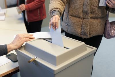 Symbolbild und Themenbild Stimmabgabe Bundestagswahl 2025-stock-photo