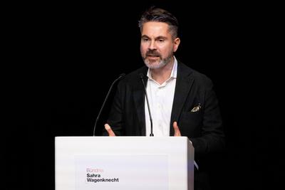 Erster BSW-Parteitag in Berlin Berlin, Deutschland - 27. Januar 2024: Fabio De Masi spricht auf dem ersten BSW-Parteitag-stock-foto