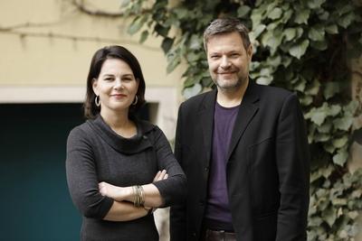Bilder des Tages Annalena Baerbock, Parteivorsitzende von Buendnis 90/Die Gruenen, Robert Habeck, Parteivorsitzender vo-stock-foto