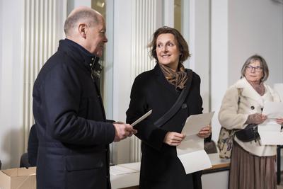 Bundestagswahl, Stimmabgabe von Olaf Scholz in der IHK, Potsdam, 23.02.2025-stock-foto