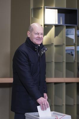 Bundestagswahl, Stimmabgabe von Olaf Scholz in der IHK, Potsdam, 23.02.2025-stock-foto