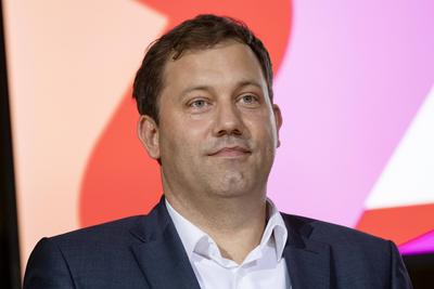 Generalsekretaer Lars Klingbeil waehrend der Ankuendigung der Ergebnissen der SPD Mitgliederbefragung zur Wahl des neue-stock-photo