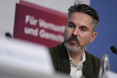 Fabio De Masi Wahlnachlese zur Eurpawahl in der Bundespressekonferenz, B?ndnis Sahra Wagenknecht, BSW, Parteivorsitzende-stock-foto