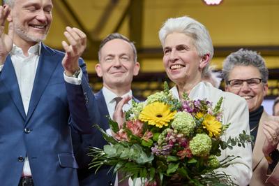 Christian Lindner + Marie-Agnes Strack-Zimmermann - FDP Bundesparteitag 2024 EUR, Deutschland, Berlin, 27.04.2023: Parte-stock-foto