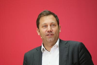SPD Generalsekretaer Lars Klingbeil waehrend der Impulsveranstaltung Solidaritaet im Digitalen Kapi-stock-foto