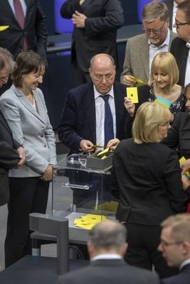 Deutschland, Berlin, Bundestag,95. Sitzung, 1. Wahlgang zum stellvertretende des Bundestagspr?sidenten, Wahl vom AfD Ka-stock-photo