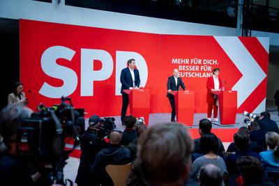 Pressekonferenz der SPD zu den Ergebnissen der Bundestagswahl im Willy Brandt Haus-stock-foto