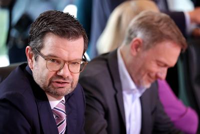Marco Buschmann, Bundesminister der Justiz, FDP, Christian Lindner, Bundesminister der Finanzen, FDP, 107. Kabinettssitz-stock-photo