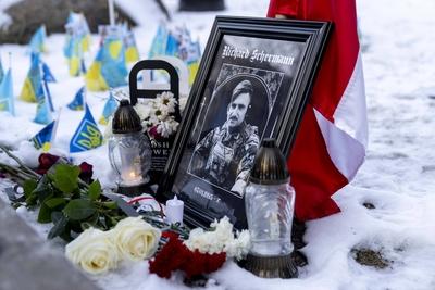 Ceremony remebering 3 years of war-stock-foto