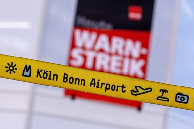 Ganzt?giger ver.di Warnstreik im Flughafen K?ln Bonn 24.02.2025-stock-foto
