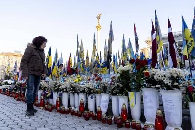 Ceremony remebering 3 years of war-stock-foto