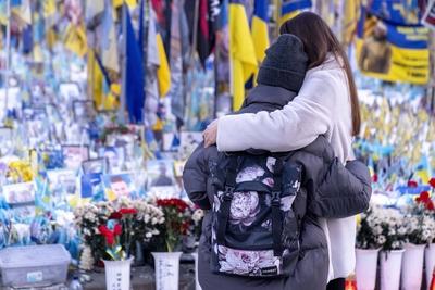 Ceremony remebering 3 years of war-stock-foto