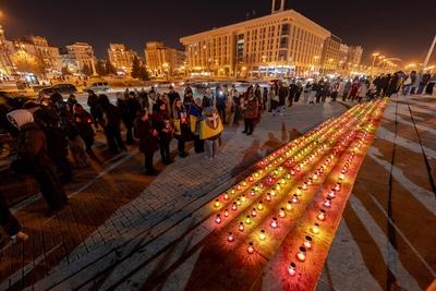 Ceremony remebering 3 years of war-stock-foto