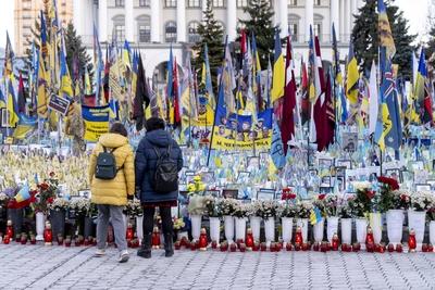 Ceremony remebering 3 years of war-stock-foto
