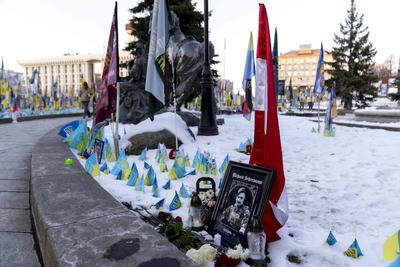 Ceremony remebering 3 years of war-stock-foto