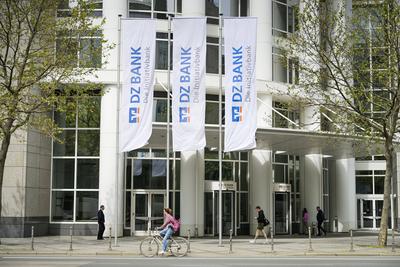 DZ Bank, Mainzer Landstra?e, Platz der Republik, Frankfurt, Hessen, Deutschland *** DZ Bank, Mainzer Landstra?e, Platz d-stock-foto
