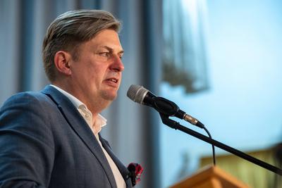 Meitingen, Bavaria, Germany - August 3, 2024: Maximilian Krah, a prominent politician of the AfD, Alternative for German-stock-foto