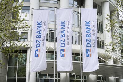 DZ Bank, Mainzer Landstra?e, Platz der Republik, Frankfurt, Hessen, Deutschland *** DZ Bank, Mainzer Landstra?e, Platz d-stock-foto