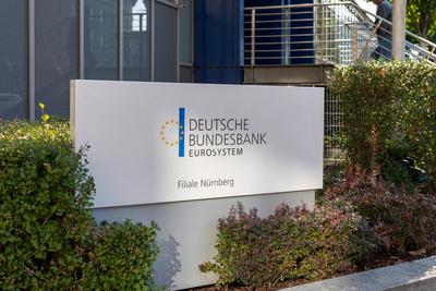 Deutsche Bundesbank, N?rnberg, Schild der Deutschen Bundesbank, Filiale N?rnberg, vor dem Eingang des Geb?udes. Die Deut-stock-foto