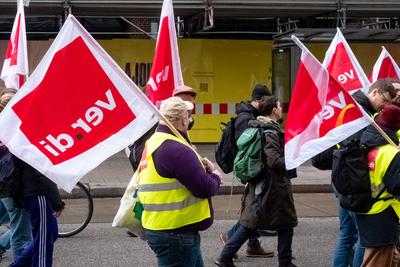 Warnstreik der Besch?ftigten der Freien und Hansestadt Hamburg-stock-foto