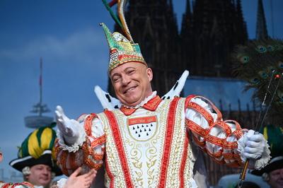 Richtfest K?lner Rosenmontagszug 2025-stock-foto