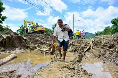 PORTOVIEJO-INUNDACIONES-CALDERON-stock-foto