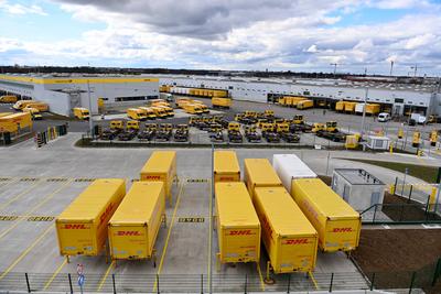 Deutsche Post DHL nimmt groessten Paket Standort Deutschlands am 20.03.2023 in Betrieb. Bearbeituing von bis zu 72000 Pa-stock-foto