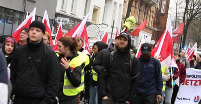 Warnstreik der Nachwuchskr?fte aus verschiedenen Bereichen des ?ffentlichen Dienstes darunter Pflege (UKE/Asklepios), Ha-stock-foto