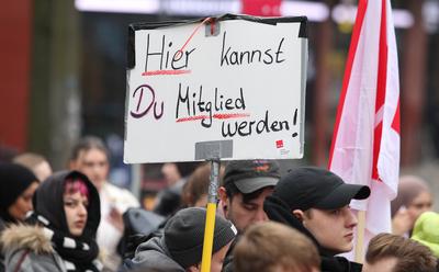 Warnstreik der Nachwuchskr?fte aus verschiedenen Bereichen des ?ffentlichen Dienstes darunter Pflege (UKE/Asklepios), Ha-stock-foto
