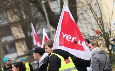 Warnstreik der Nachwuchskr?fte aus verschiedenen Bereichen des ?ffentlichen Dienstes darunter Pflege (UKE/Asklepios), Ha-stock-foto