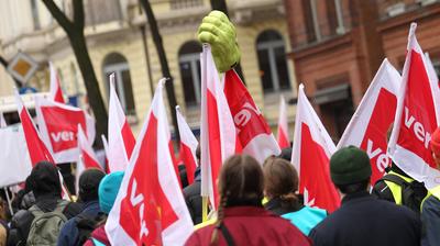 Warnstreik der Nachwuchskr?fte aus verschiedenen Bereichen des ?ffentlichen Dienstes darunter Pflege (UKE/Asklepios), Ha-stock-foto