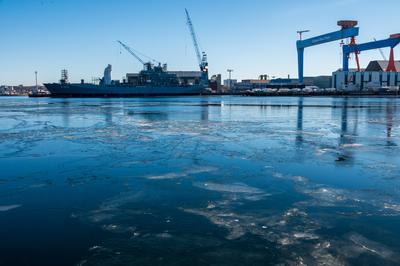 Kiel, Deutschland, 20. Febr. 2025 Kieler Hafen im Februar 2025 die Bonn, ein Versorgungsschiff der Deutschen Marine in d-stock-foto
