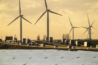 PV Anlage Windkaft-stock-foto