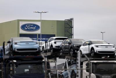 Das Logo des Autobauers Ford an seinem Standort in K?ln. Bei Ford in Deutschland geht der Personalabbau weiter. Der US-A-stock-foto