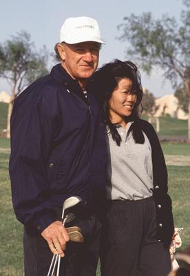 Gene Hackman and Betsy Arakawa Los Angeles.CA.USA. LIBRARY. Gene Hackman and Betsy Arakawa in early 1990s. LMK30-070621L-stock-foto