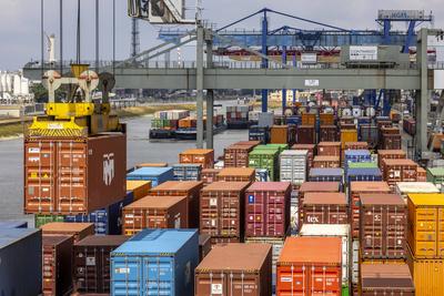 Container Terminal im Hafen Mannheim. // 26.07.2023: Mannheim, Baden-W?rttemberg, Deutschland, Europa *** Container Term-stock-foto