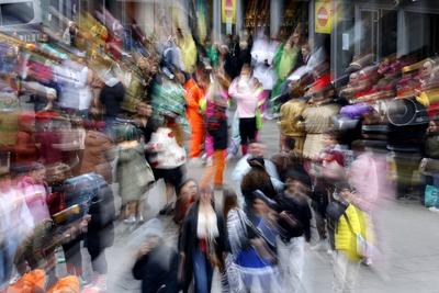 Weiberfastnacht in K?ln 2025-stock-foto