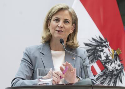 20250227 Praesentation des Regierungsprogramms-stock-photo