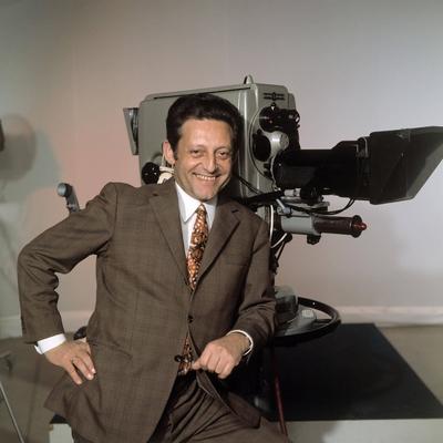 HANS ROSENTHAL 1974 an der TV Kamera Grimm667 *** HANS ROSENTHAL 1974 on TV Camera Grimm667 Copy-stock-photo