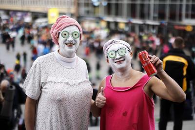 Weiberfastnacht in K?ln 2025-stock-foto