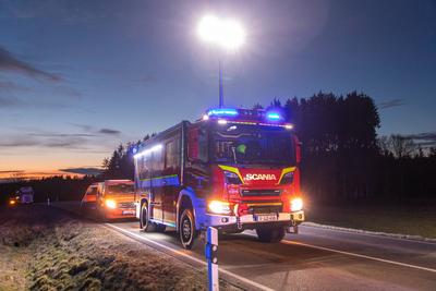 Schwerer Verkehrsunfall im Vogtland ? PKW kollidiert mit entgegenkommenden LKW-stock-foto