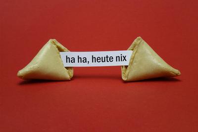 Gl?ckskeks mit lachen und heute nix Gl?ckskeks mit lachen und heute nix, 30.09.2024, Borkwalde, Brandenburg, In einem Gl-stock-photo