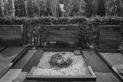 Berlin ; Friedhof: j?discher Friedhof Scholzplatz in Charlottenburg / Westend: Grab Hans und Traudl Rosenthal Friedhof *-stock-foto