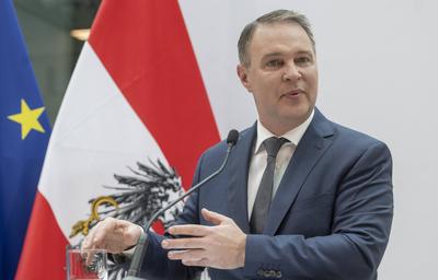 20250227 Praesentation des Regierungsprogramms-stock-photo