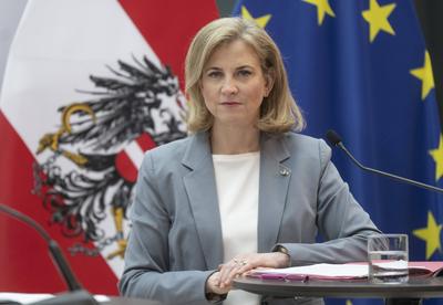 20250227 Praesentation des Regierungsprogramms-stock-photo