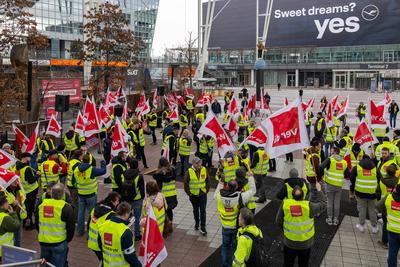 Verdi Kundgebung am M?nchner Flughafen, M?nchen, 28.02.2025-stock-foto