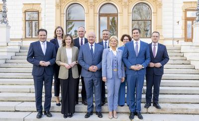 20250228 OEVP stellt ihr Regierungsteam vor-stock-foto